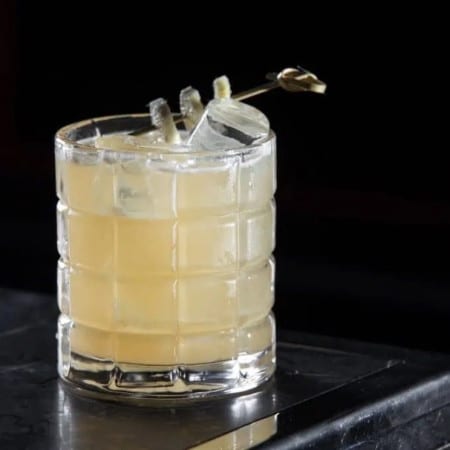 Penicillin Cocktail mit Kandiertem Ingwer