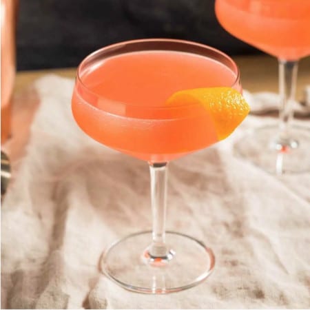 Monkey Gland Cocktail mit Orangenschale