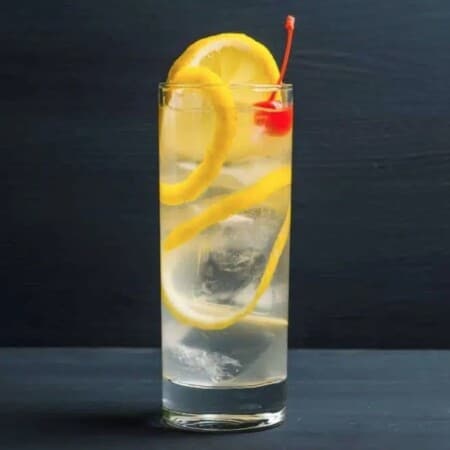 Collins Cocktails - Drink mit Zitronen und Kirsche